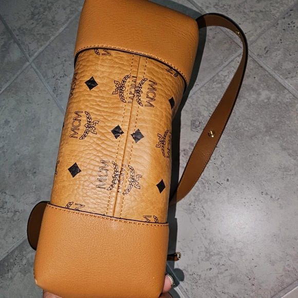 MCM KLARA MEDIUM HOBO BAG LEATHER - Picture 5 of 5